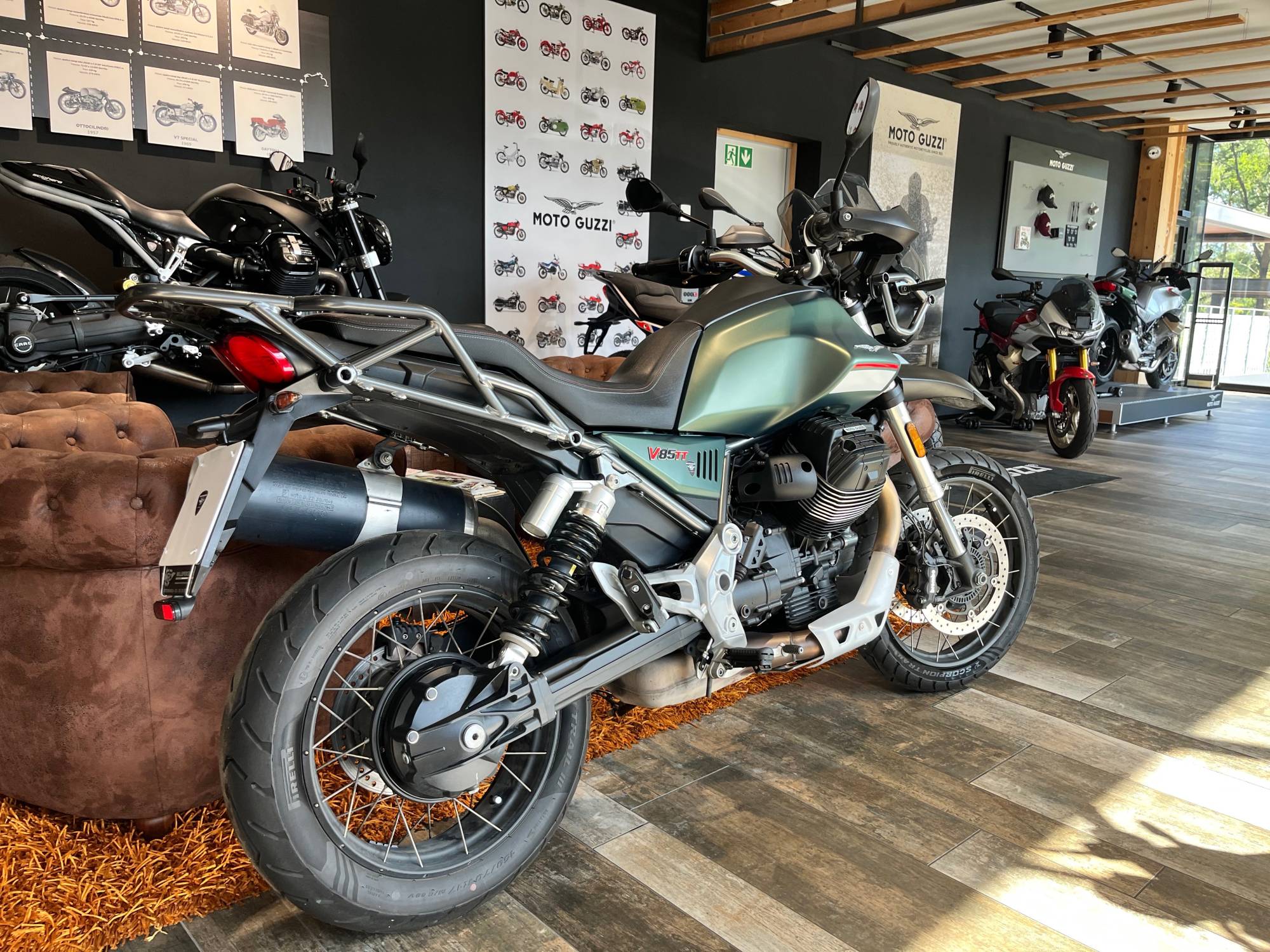 V85TT verde b
