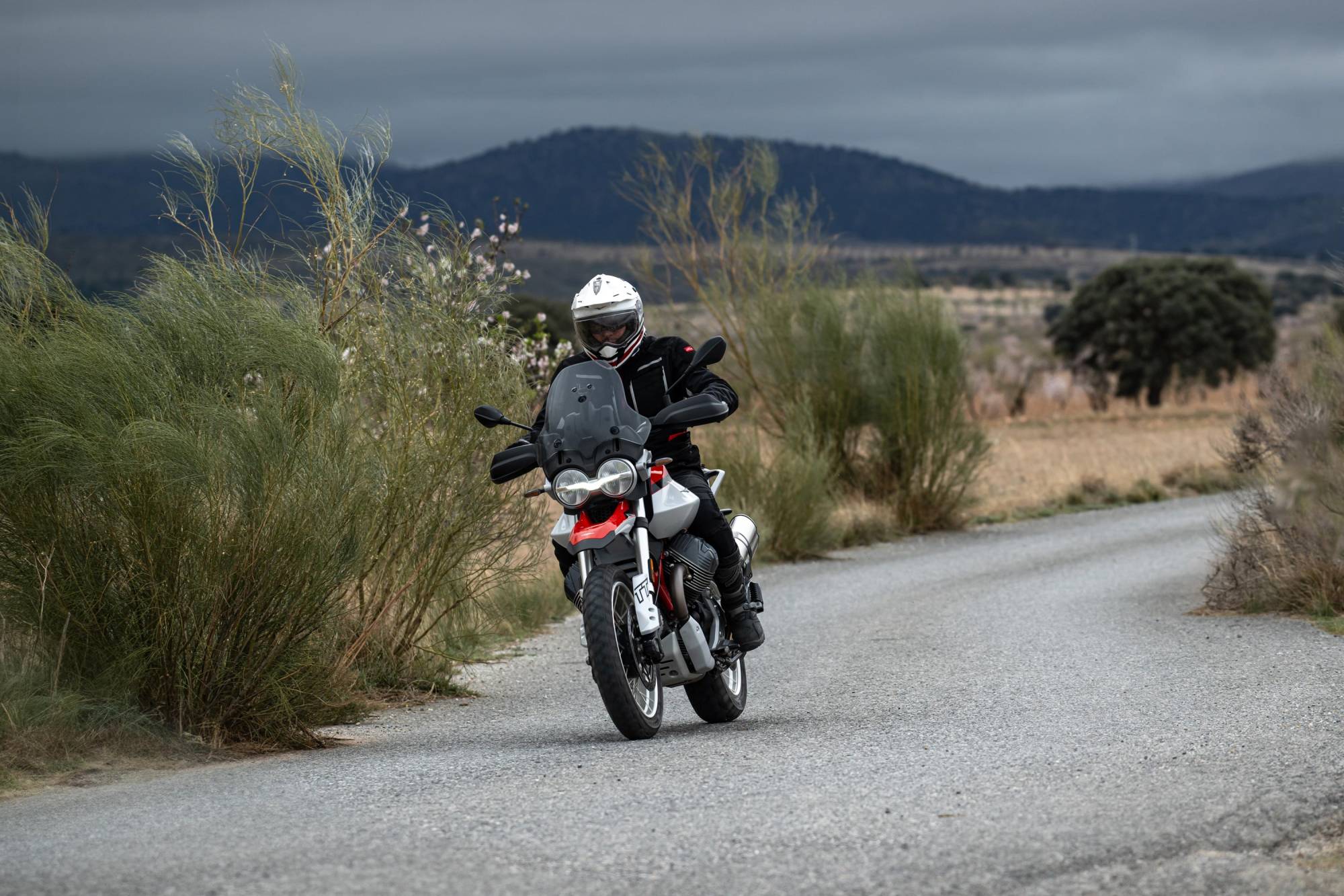 moto-guzzi-v85-tt-2024-millepercento-5