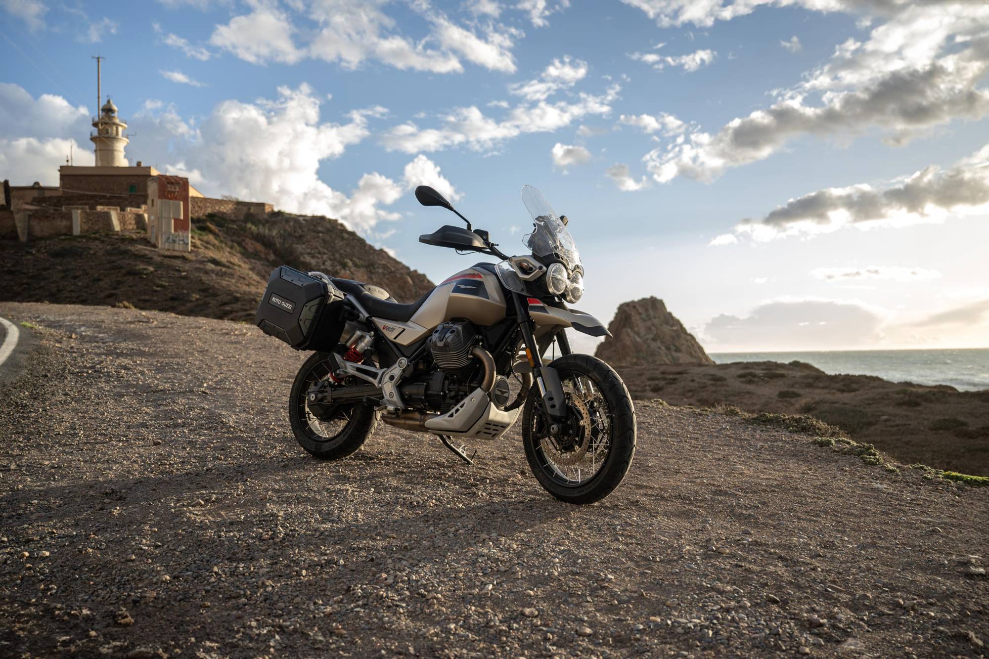 moto-guzzi-v85-tt-travel-2024-millepercento-9