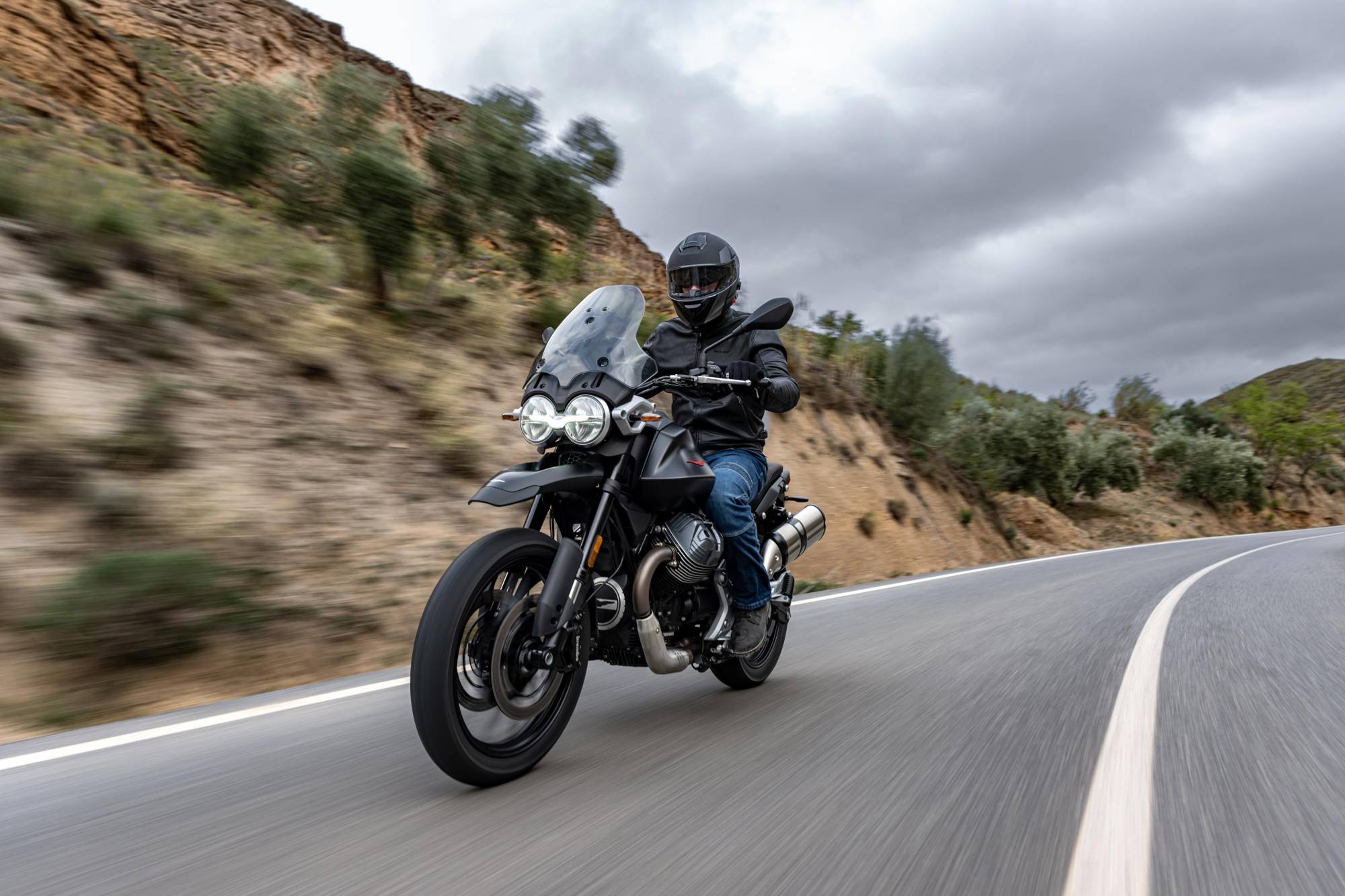 moto-guzzi-v85-strada-2024-millepercento-5