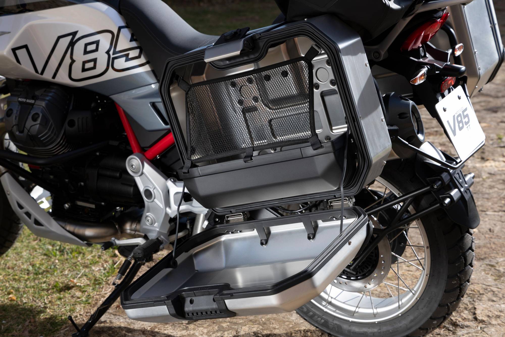 moto-guzzi-v85-tt-2024-accessori-millepercento-5