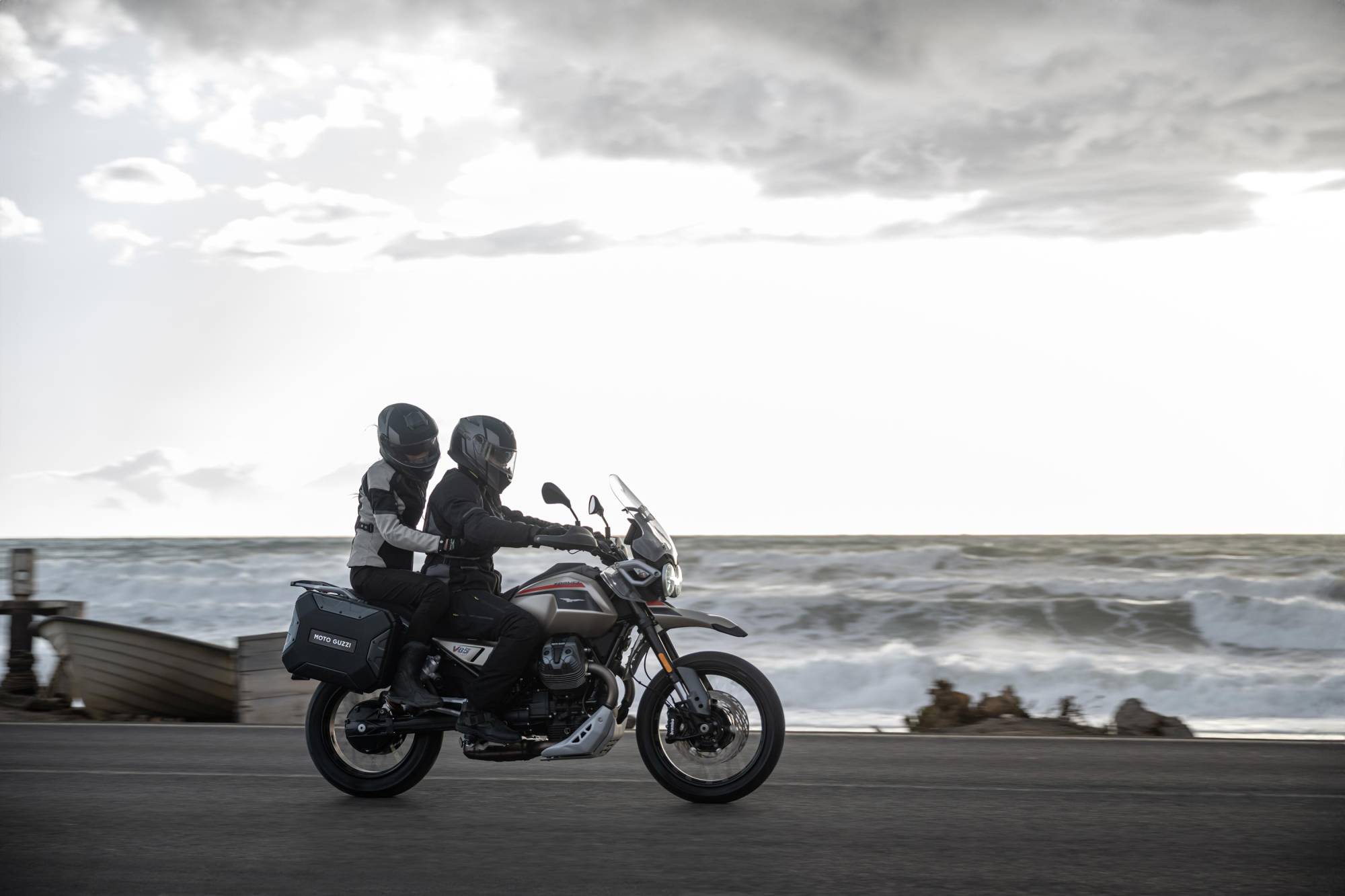 moto-guzzi-v85-tt-travel-2024-millepercento-10