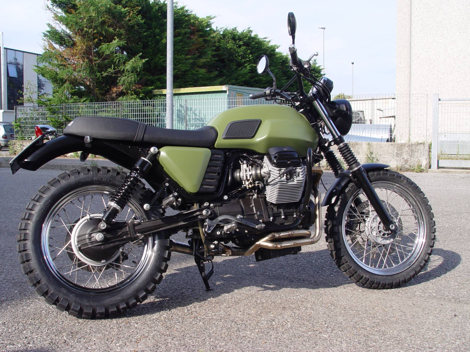 V7 Scrambler b