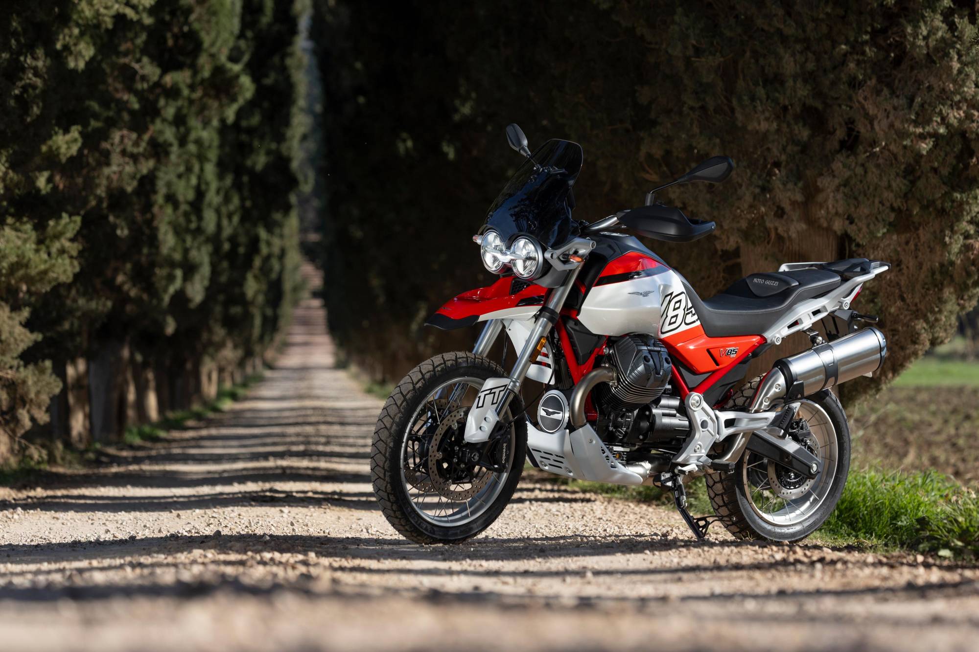 moto-guzzi-v85-tt-2024-millepercento-3