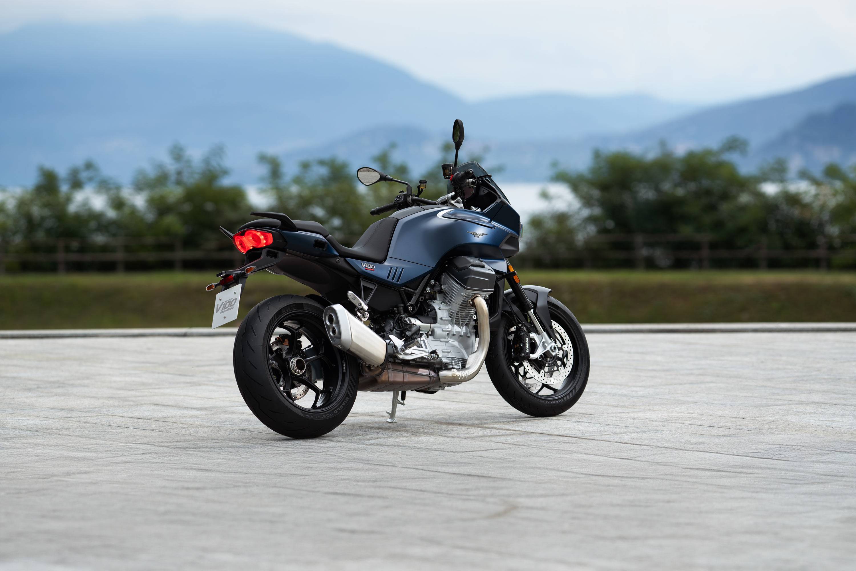 millepercento-motoguzzi-v100-mandello-blu-oceano