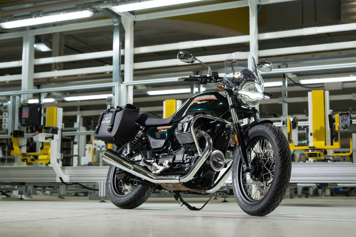 millepercento-moto-guzzi-v7-special-nero-smeraldo-4
