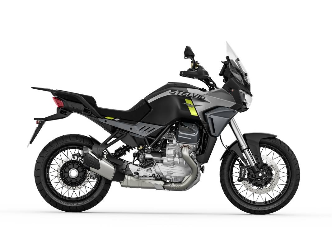 Moto-Guzzi_V100-Stelvio_PFF_Nero-Vulcano_Lat_dx-1067x800