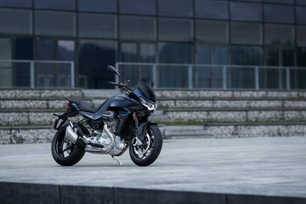 millepercento-motoguzzi-v100-mandello-blu-oceano-1