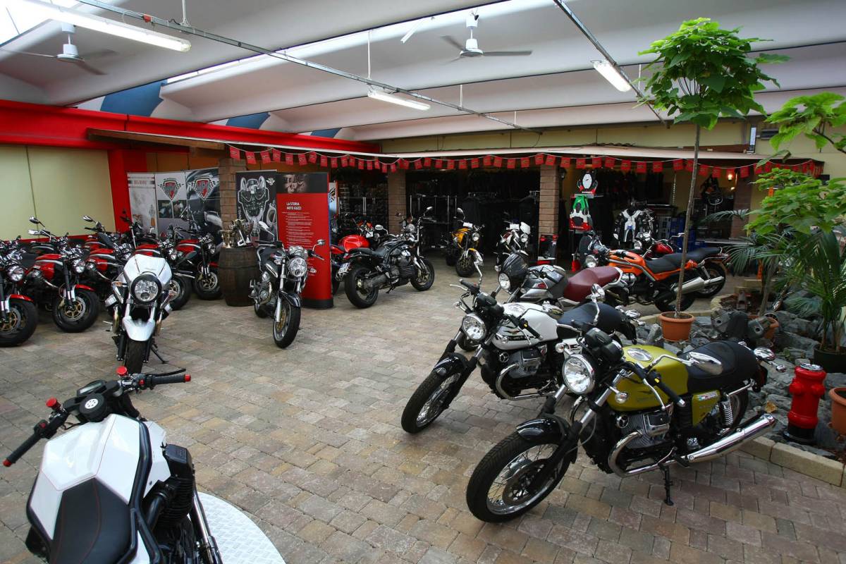 Moto-Guzzi-Millepercento-Verano-102