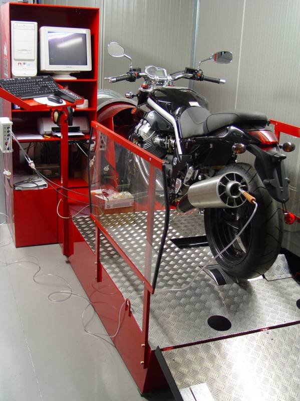 millepercento-banco-prova-Moto-Guzzi-02